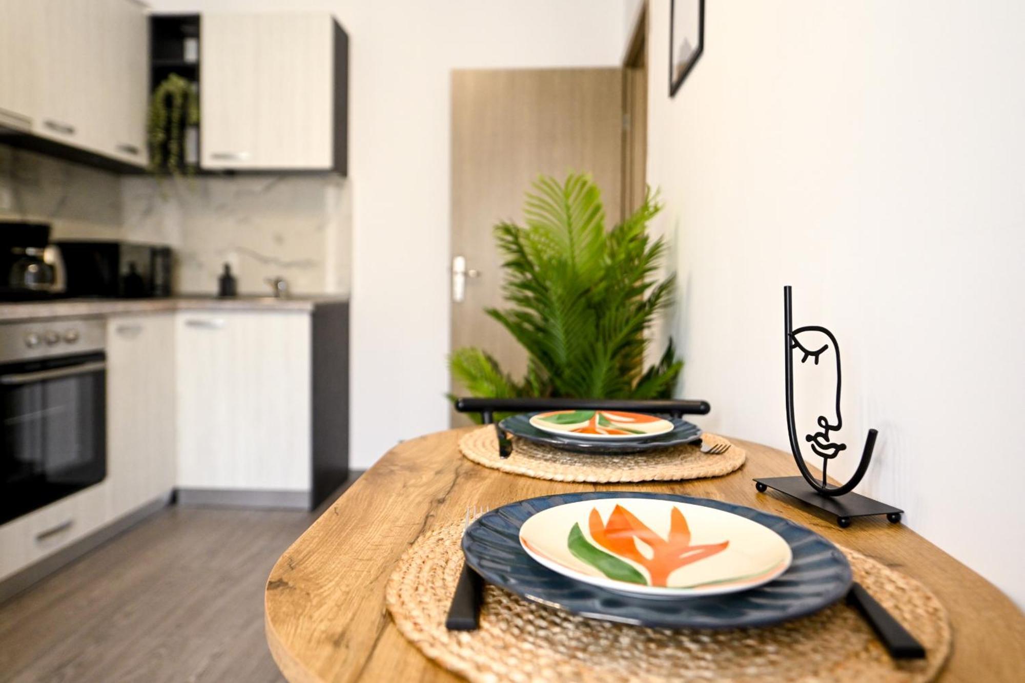 Old Town Charm - Modern & Comfortable Accommodation In The Heart Of The City Bucareste Exterior foto